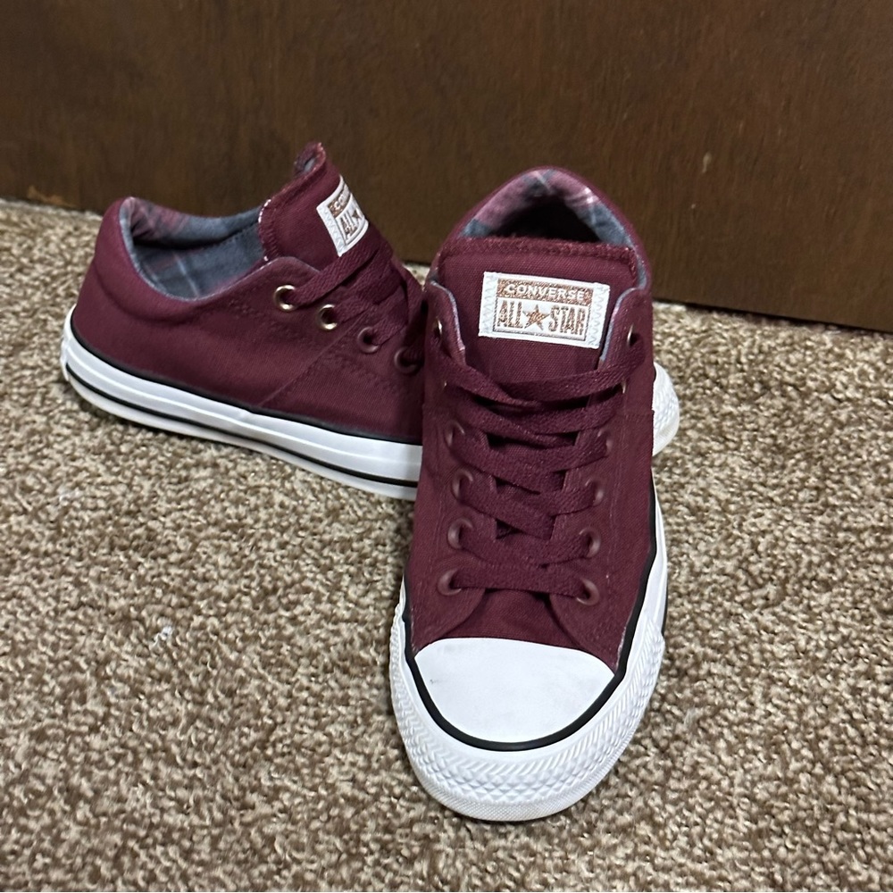 Converse All Stars Maroon Shoes 7